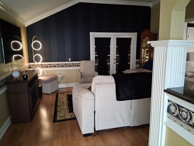 Building Photo - 12213 Saddle Strap Row