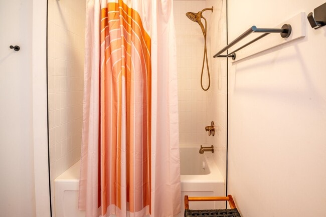 Building Photo - FURNISHED OFF-SEASON BEACH HOME NOW AVAILABLE