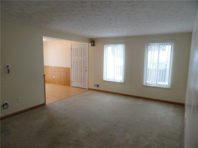 Building Photo - 206 Greenway Blvd