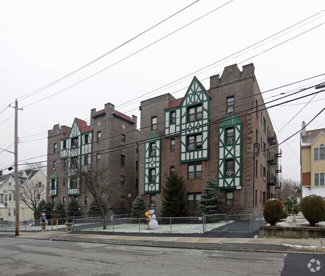 Primary Photo - 102 Elm Ave