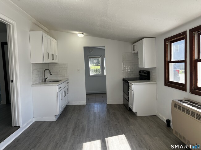 Building Photo - 40 Portland Ave