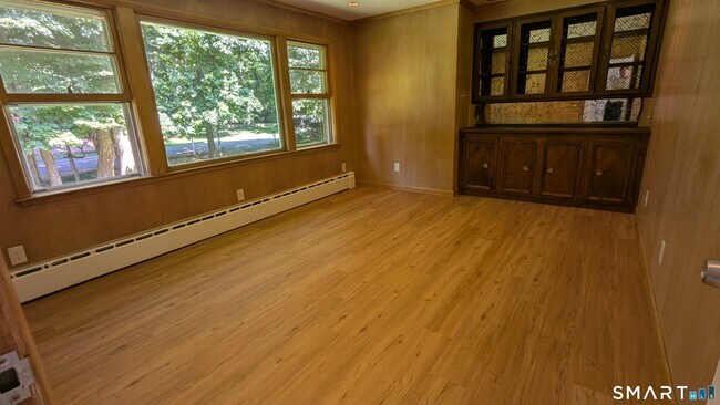 Building Photo - 1139 Brookside Dr