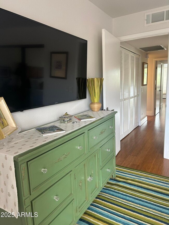 Building Photo - 7760 E Gainey Ranch Rd