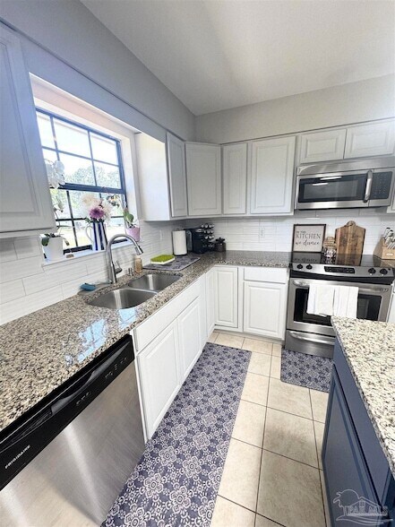 Building Photo - 10936 Oak Valley Dr