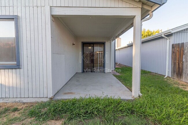 Building Photo - 6072 Carolina Cir