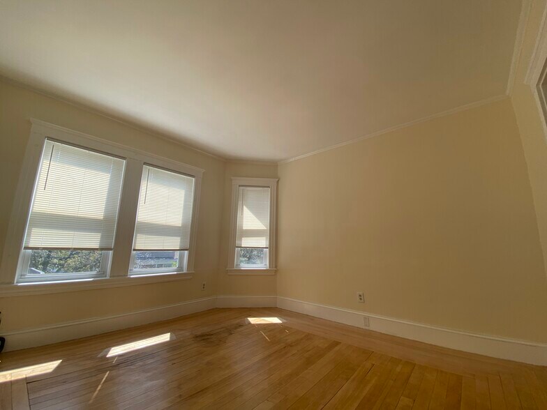 Building Photo - 65 Wareham St