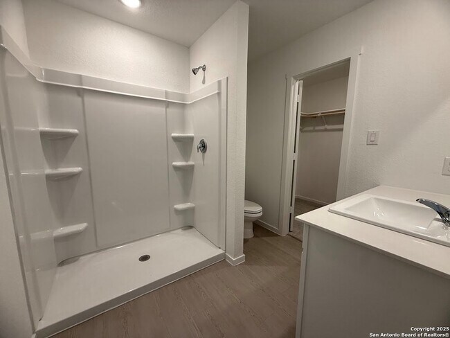 Building Photo - 204 Ottawa Wy