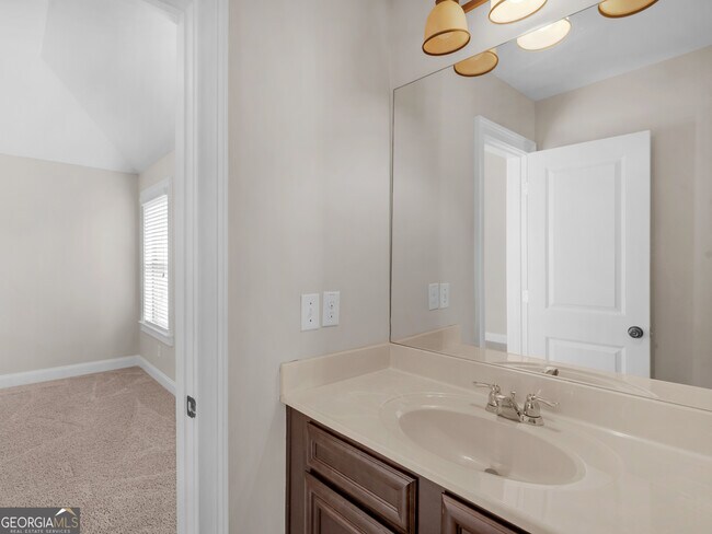 Building Photo - 185 Regency Pl