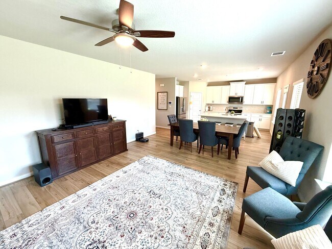 Building Photo - COMING SOON! GORGEOUS Two-Story 4 Bedroom ...