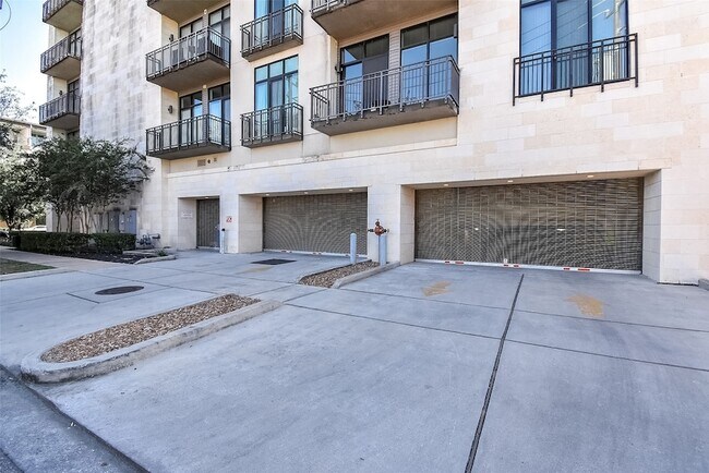 Building Photo - 4820 Caroline St