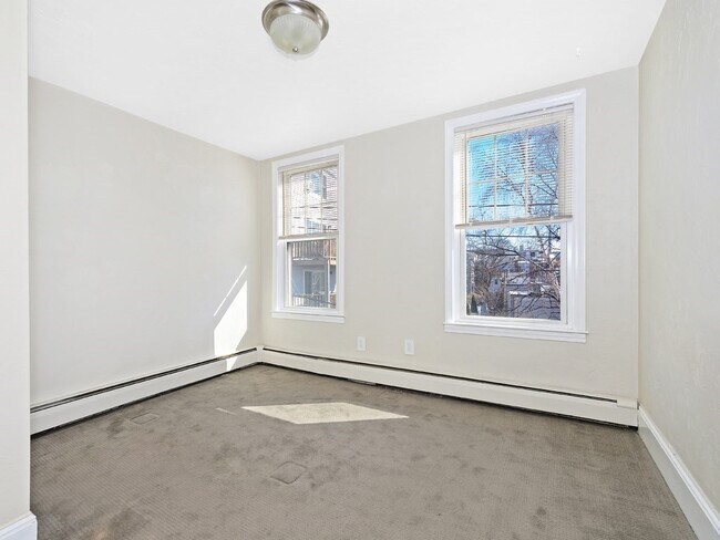 Building Photo - 48 Walker St
