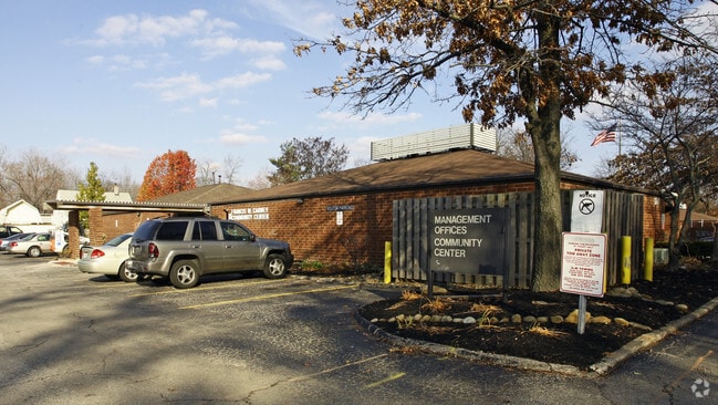 Building Photo - Oakwood Villa