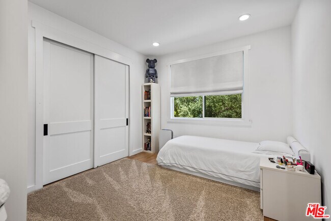 Building Photo - 23477 Palm Dr