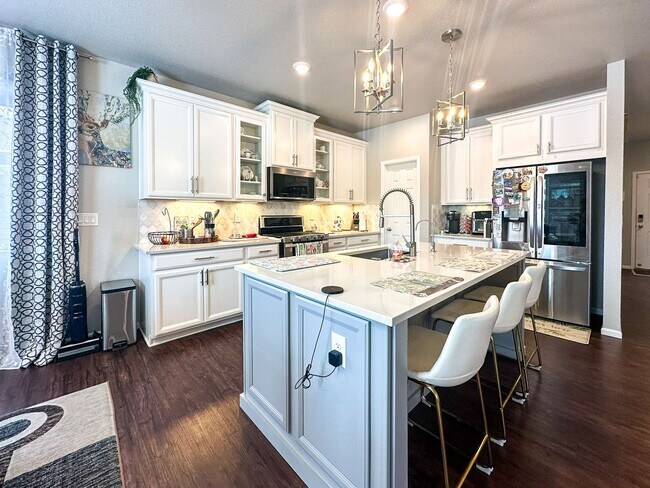 Building Photo - Meadowlark serene 4bd retreat