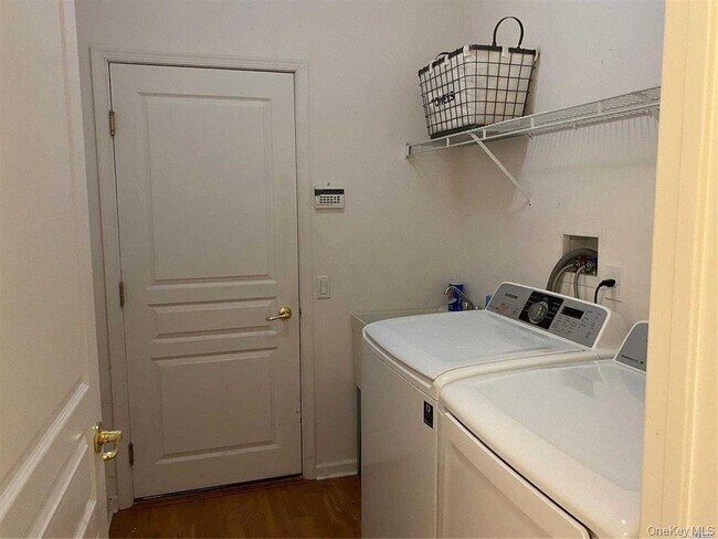 Building Photo - 87 Louden Loop