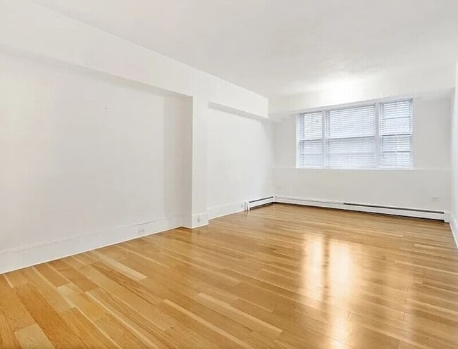 Building Photo - 50 Follen St