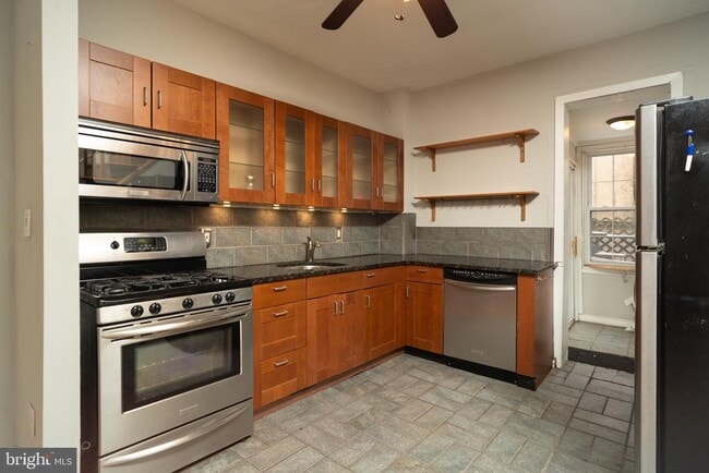 Building Photo - 3265 Salmon St