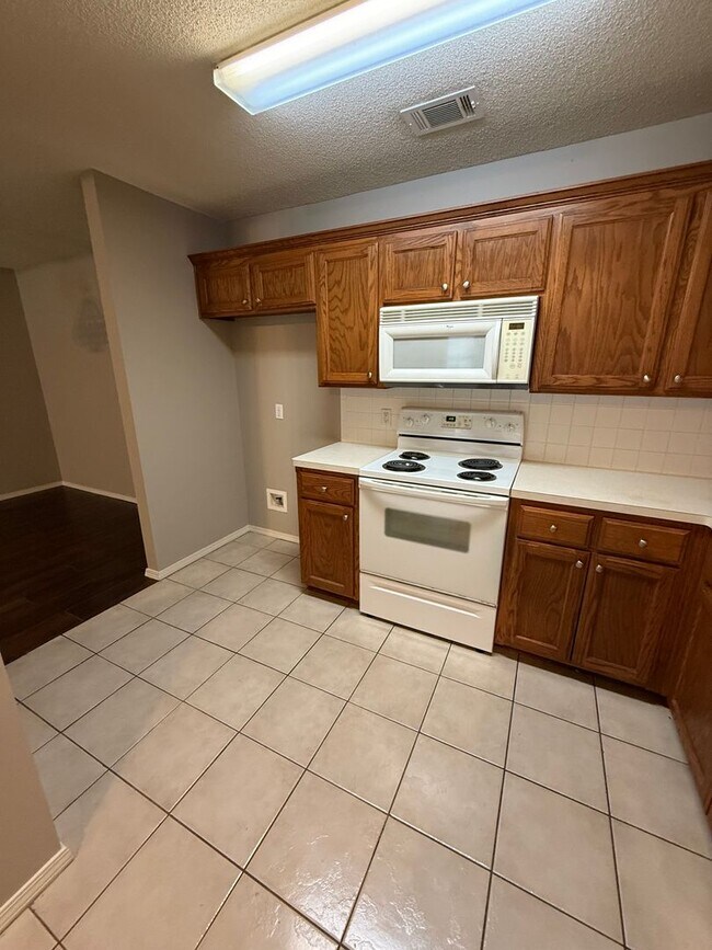 Building Photo - 1803 Ingalls Ln