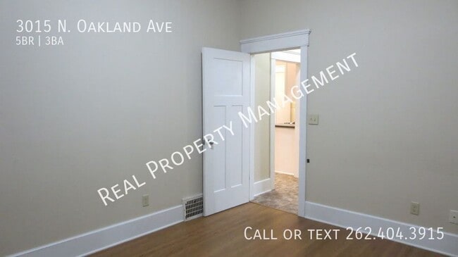 Building Photo - 3015 N Oakland Ave