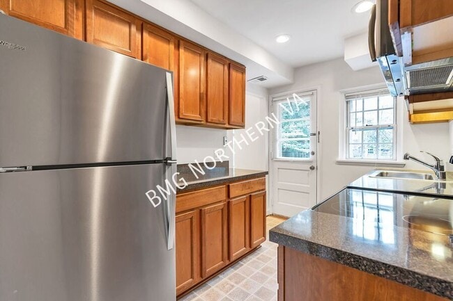 Building Photo - 3612 S Taylor St