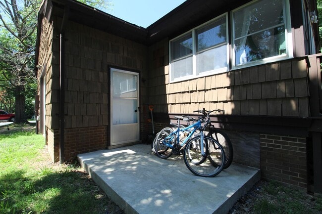 Building Photo - Bright & Spacious 2-Bedroom Home in Massanutten