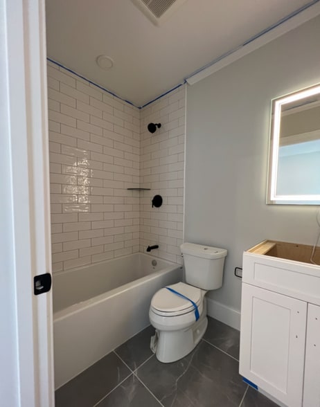 Building Photo - 128 Longwood Ave