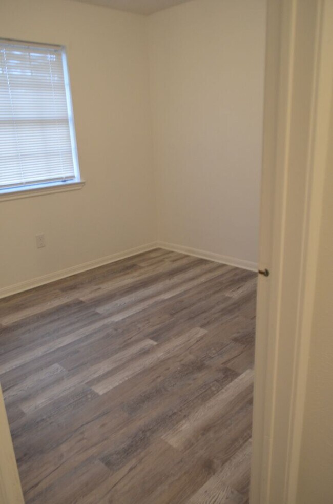 Building Photo - Come home...