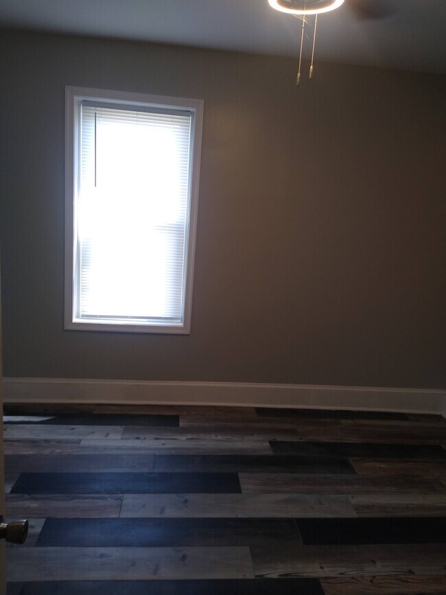 Building Photo - 655 N Yewdall St