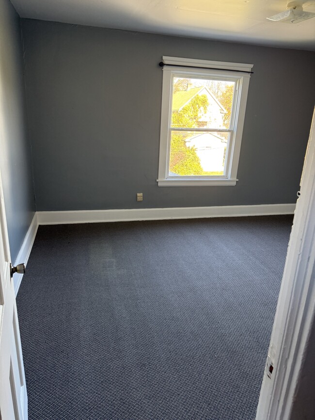 Building Photo - 365 Willis Ave