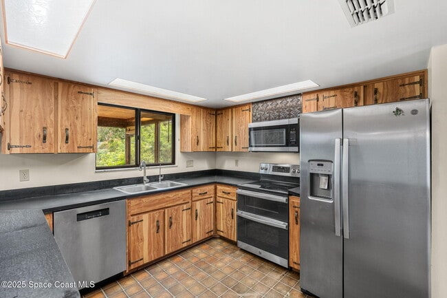 Building Photo - 1387 Gleneagles Ct