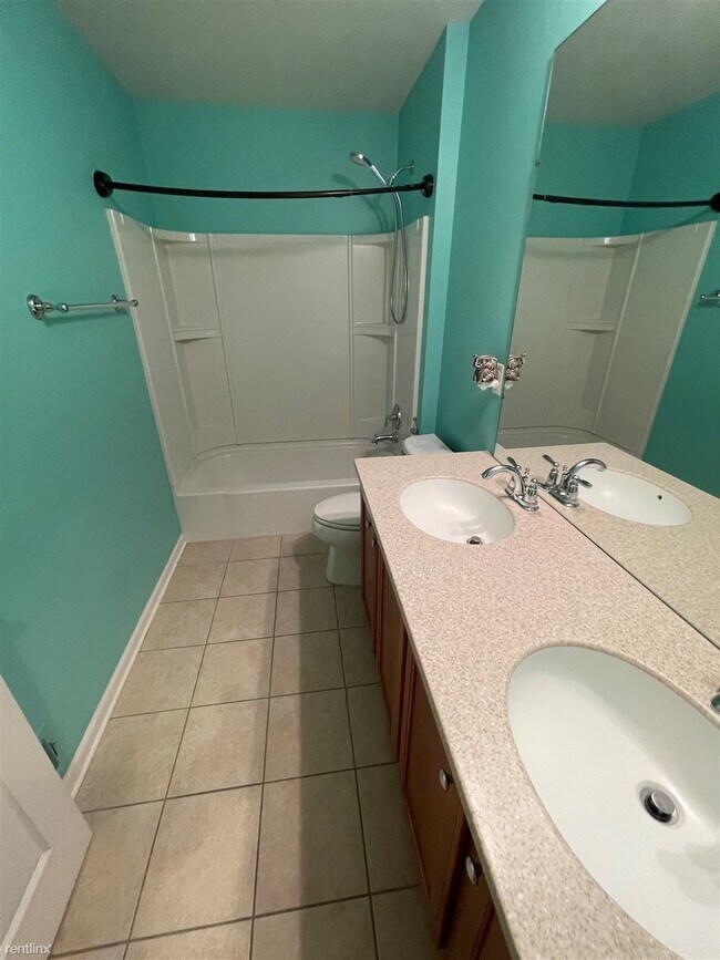 Building Photo - 4 br, 2.5 bath House - 45101 Bartlett Dr