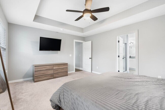 Building Photo - Beautiful 3 Bedroom Home w/ Flex Room!