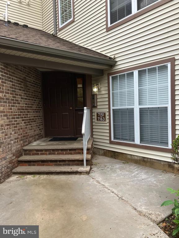 Building Photo - 7161 Elm Ct