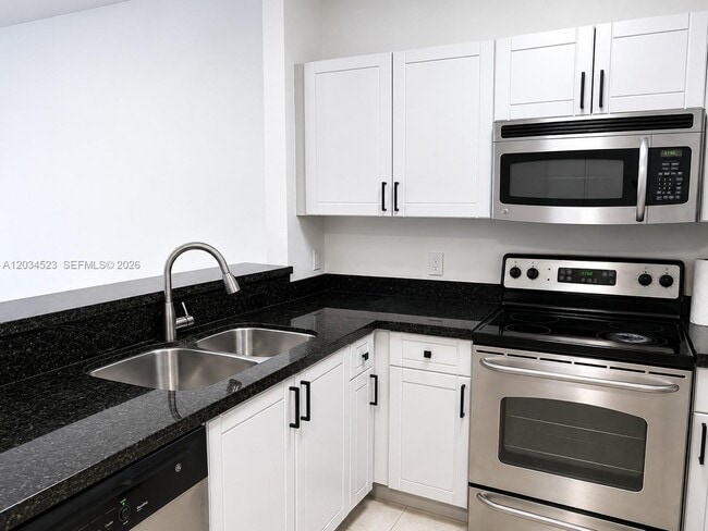 Building Photo - 652 NE 63rd St