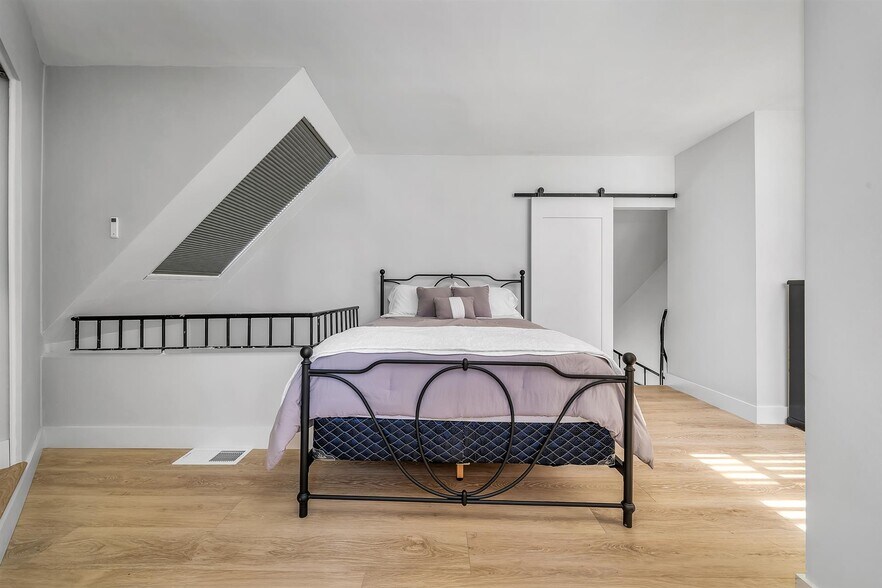 Building Photo - 1412 N Crescent Heights Blvd