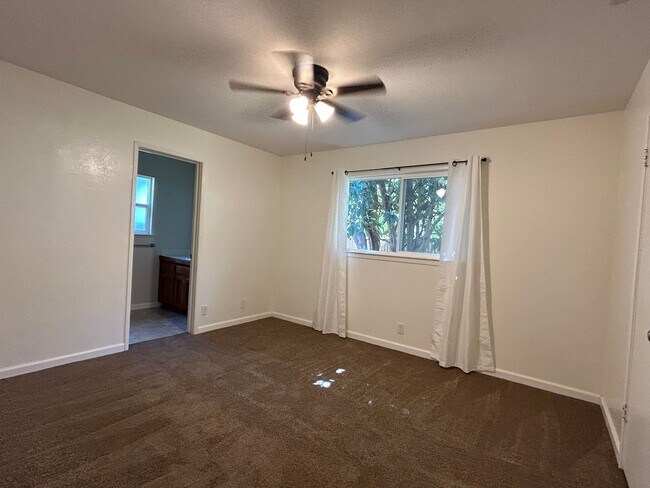 Building Photo - 3615 Stauss Ave