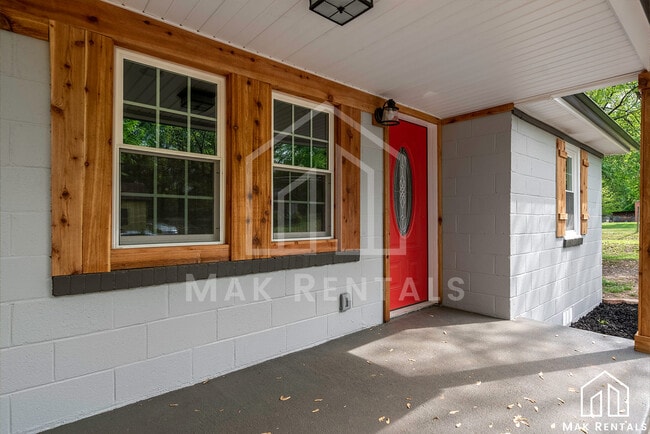 Building Photo - Cloaninger