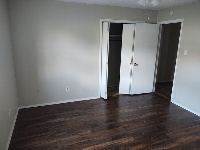 Building Photo - 455 Ridge Dr