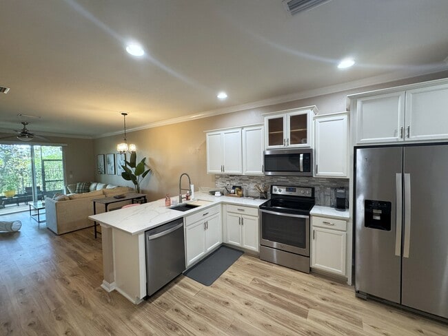 Building Photo - Hillcroft Drive
