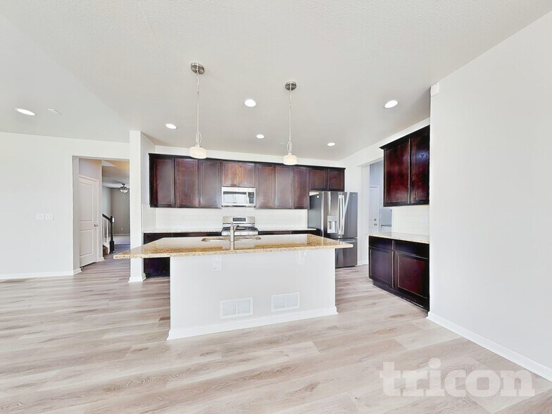 Building Photo - 19760 E 61st Dr