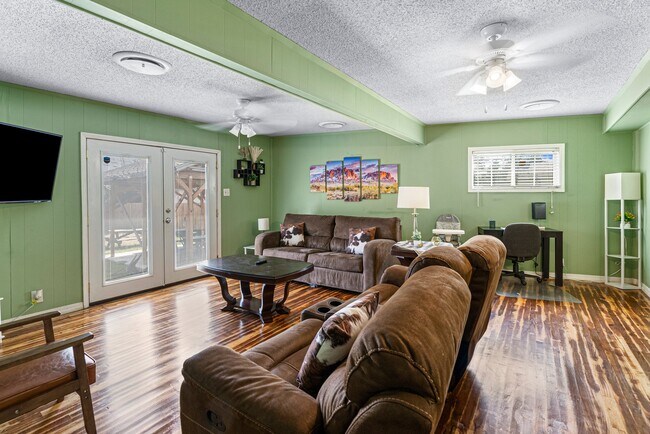 Building Photo - 3317 Olsen Dr