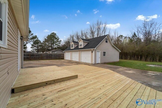 Building Photo - 117 Mandy Dr