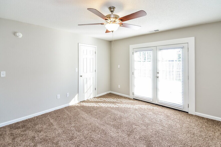 Building Photo - 7296 Green Ash Dr