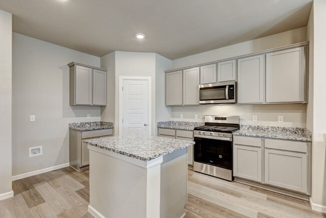 Building Photo - 10508 SW 41st Pl