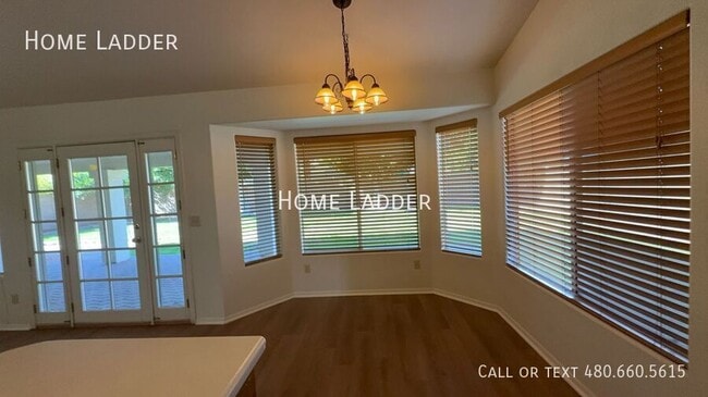 Building Photo - 440 N Leoma Ln