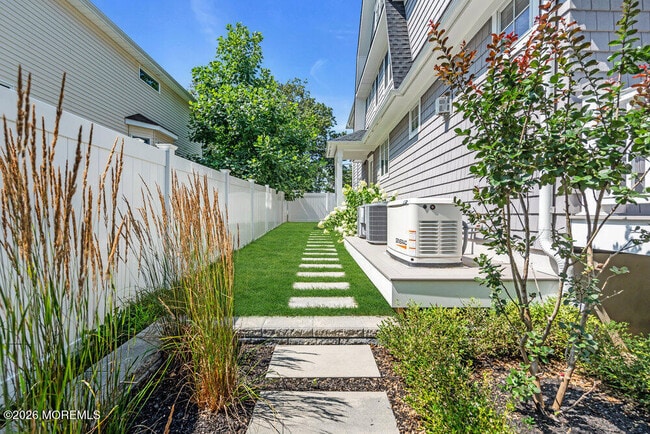 Building Photo - 44 Cowart Ave