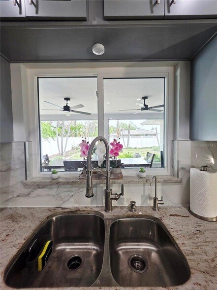 Building Photo - 3435 Overlook Dr NE