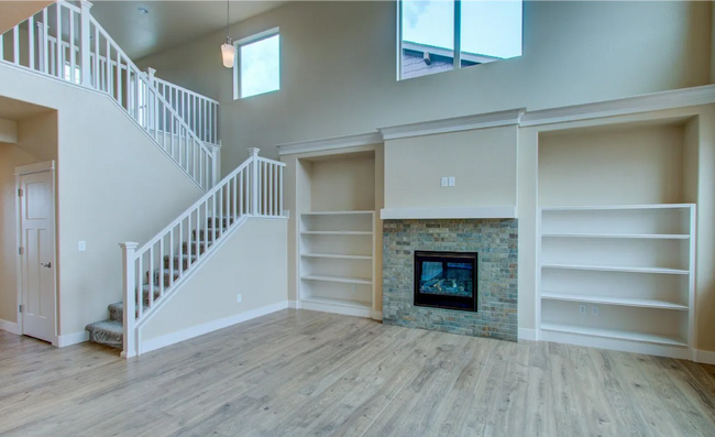 Building Photo - Gorgeous 4 Bed, 3.5 Bath Home | 3,100+ Sq ...