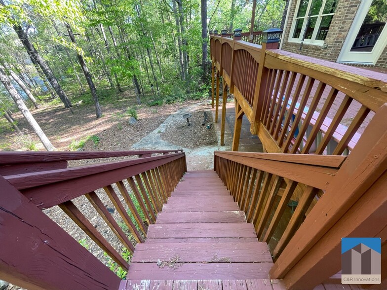 Building Photo - 1377 Greencrest Ct