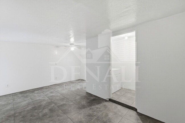 Building Photo - 1808 W Caravelle Rd